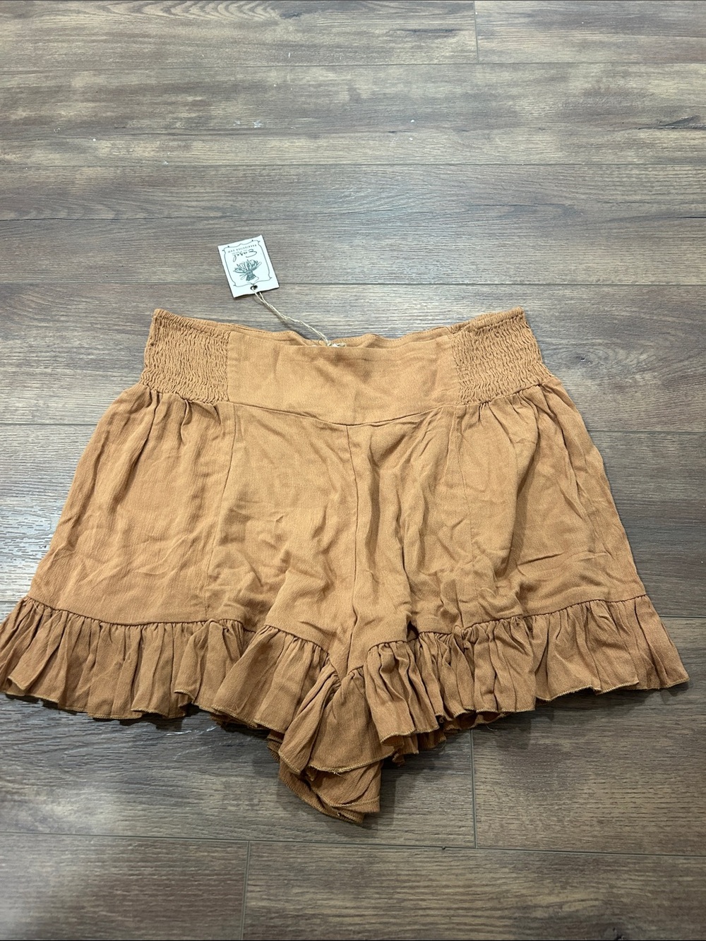 easel Rust Brown Ruffle Hem Women's Shorts
